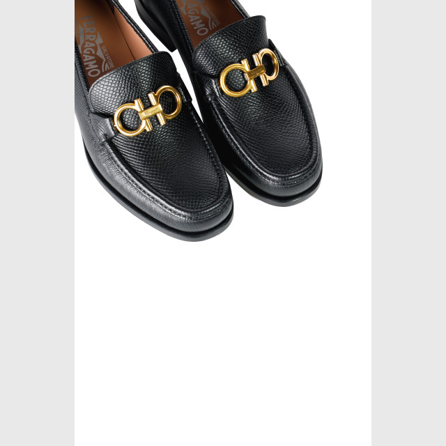 Лофери Salvatore Ferragamo