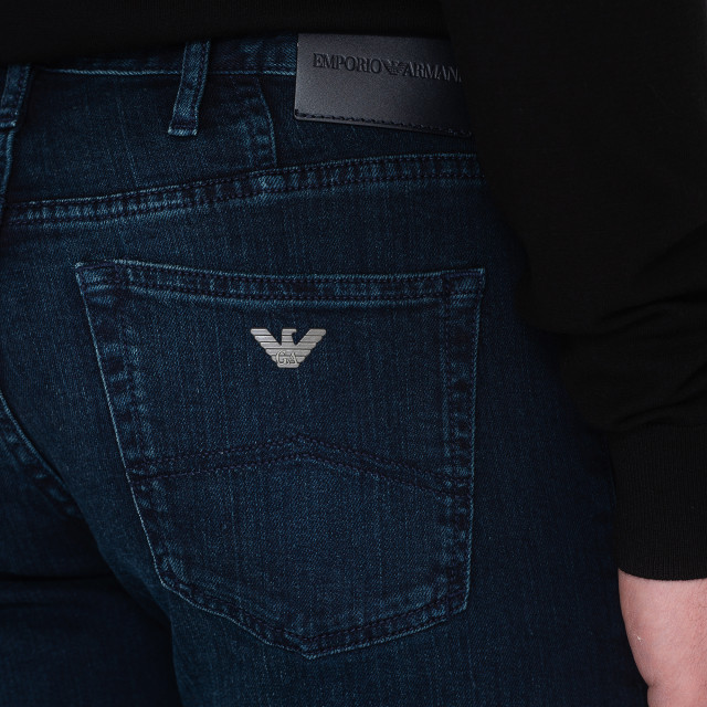 Джинсы Emporio Armani
