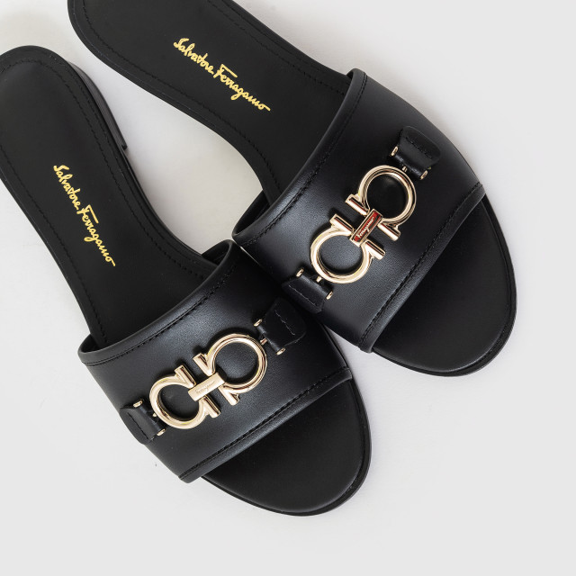 Шльопанці Salvatore Ferragamo