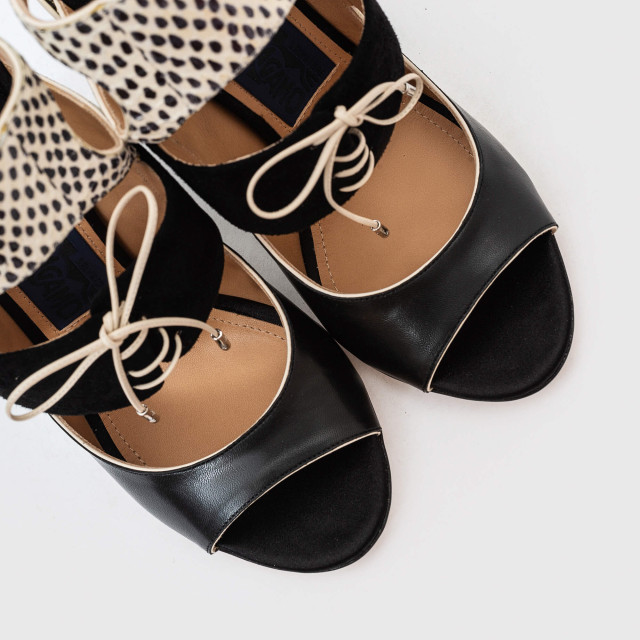 Босоніжки Salvatore Ferragamo