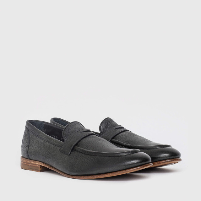 Лофери Corneliani