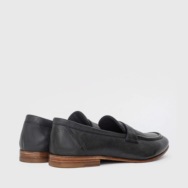 Лофери Corneliani