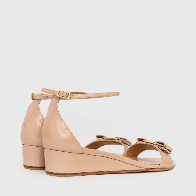 Босоніжки Salvatore Ferragamo