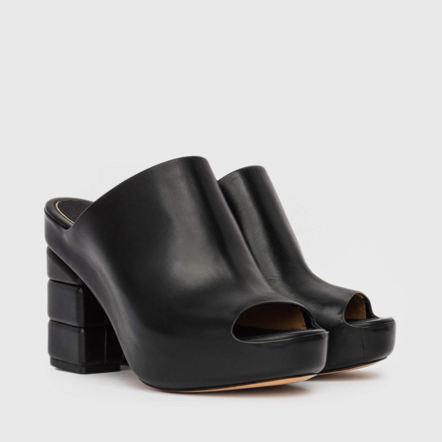 Сабо Salvatore Ferragamo