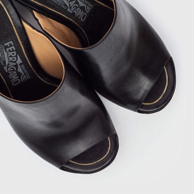 Сабо Salvatore Ferragamo