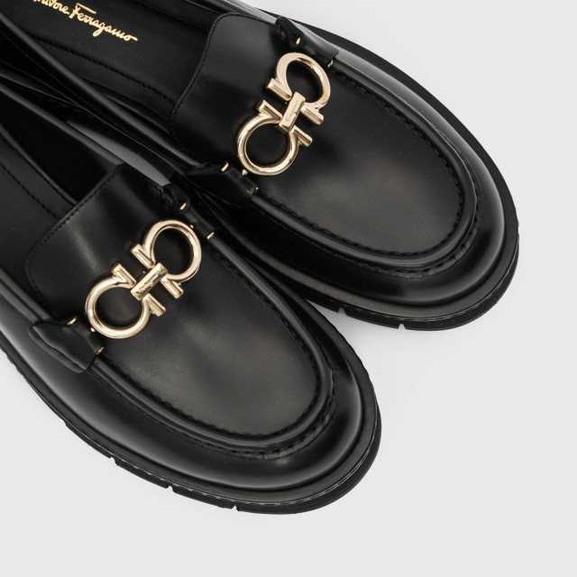 Лофери Salvatore Ferragamo