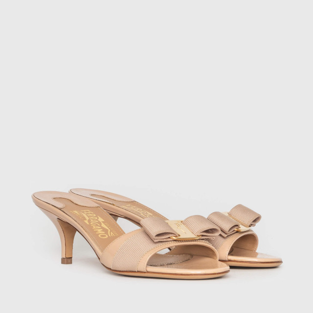 Шльопанці Salvatore Ferragamo