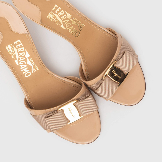 Шльопанці Salvatore Ferragamo