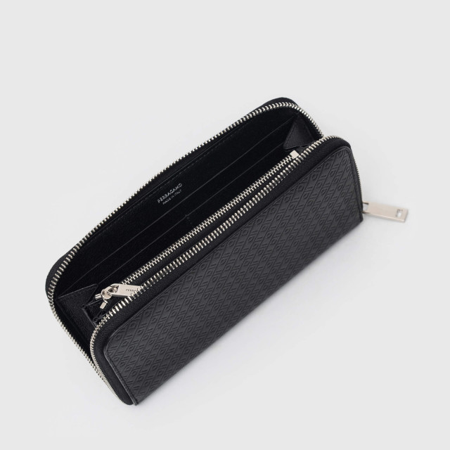 Пормоне Salvatore Ferragamo