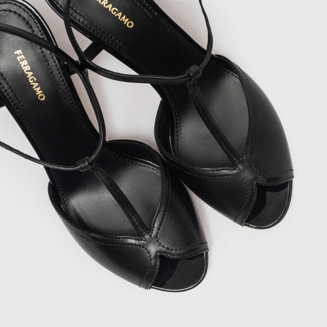 Босоножки Salvatore Ferragamo