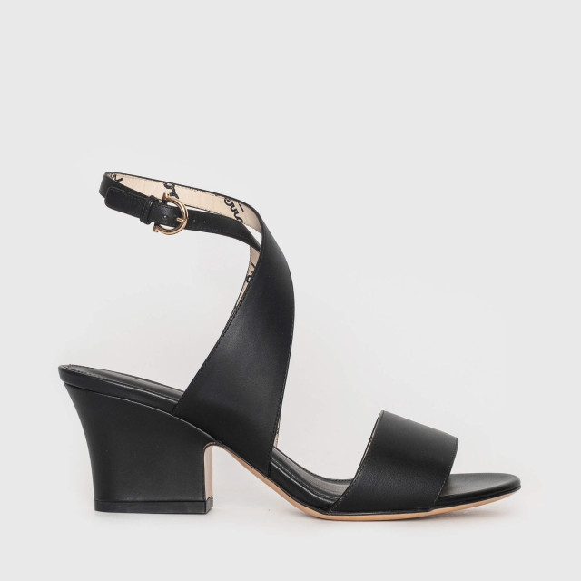 Босоніжки Salvatore Ferragamo