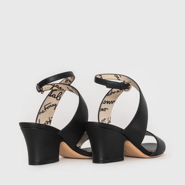 Босоніжки Salvatore Ferragamo