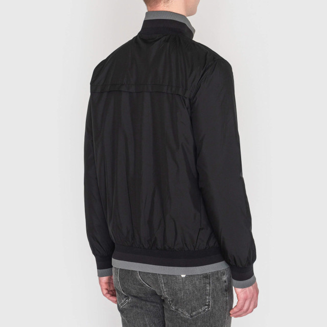 Ветровка Emporio Armani EA7