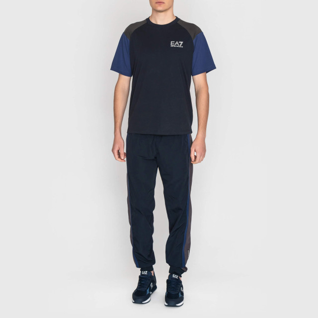 Футболка Emporio Armani EA7