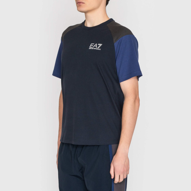 Футболка Emporio Armani EA7