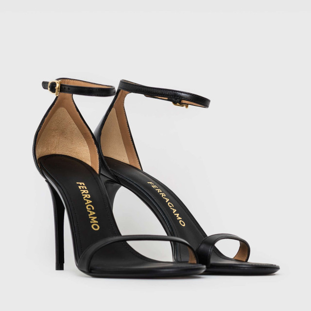Босоніжки Salvatore Ferragamo 