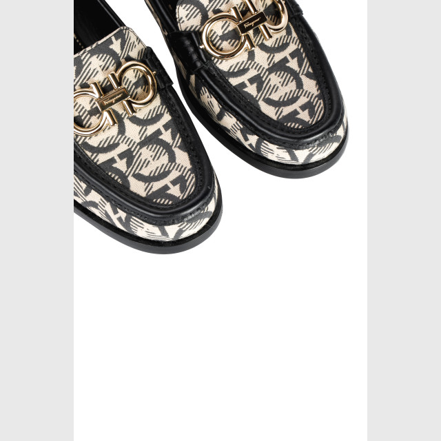Лоферы Salvatore Ferragamo