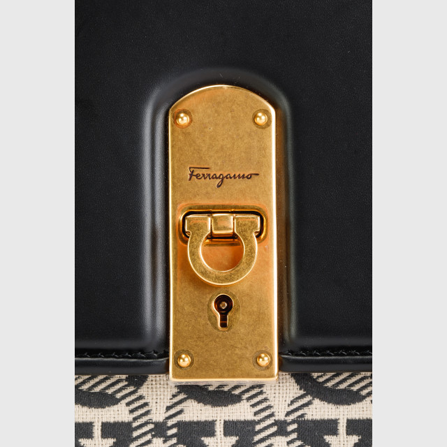 Сумка Salvatore Ferragamo